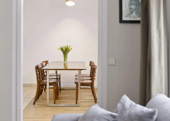 올드 타운 아파트먼트 *