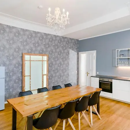 아파트 올드 타운 아파트먼트 *