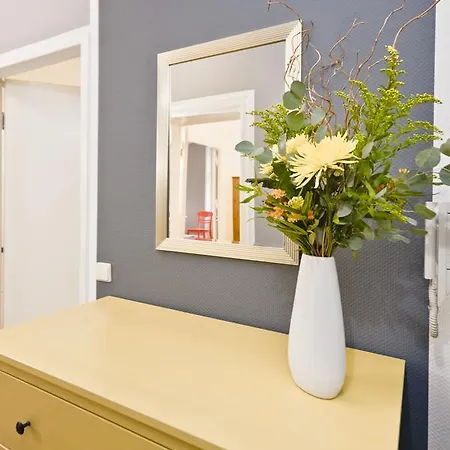 Old Town Apartment *