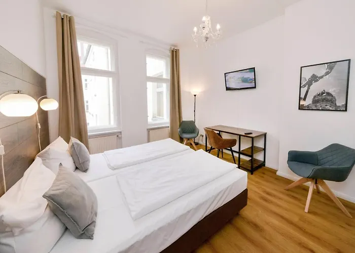 Old Town Apartment *