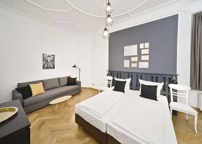 Old Town Apartment *